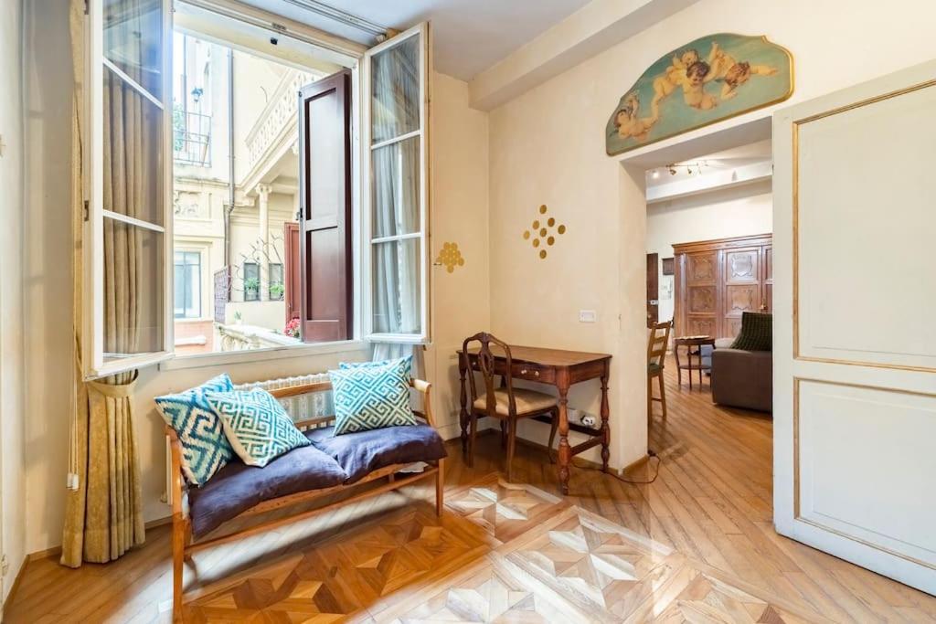 Appartamento Elegante E Centrale La Foglia D'Oro Bologna Exteriör bild