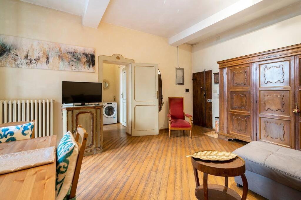 Appartamento Elegante E Centrale La Foglia D'Oro Bologna Exteriör bild